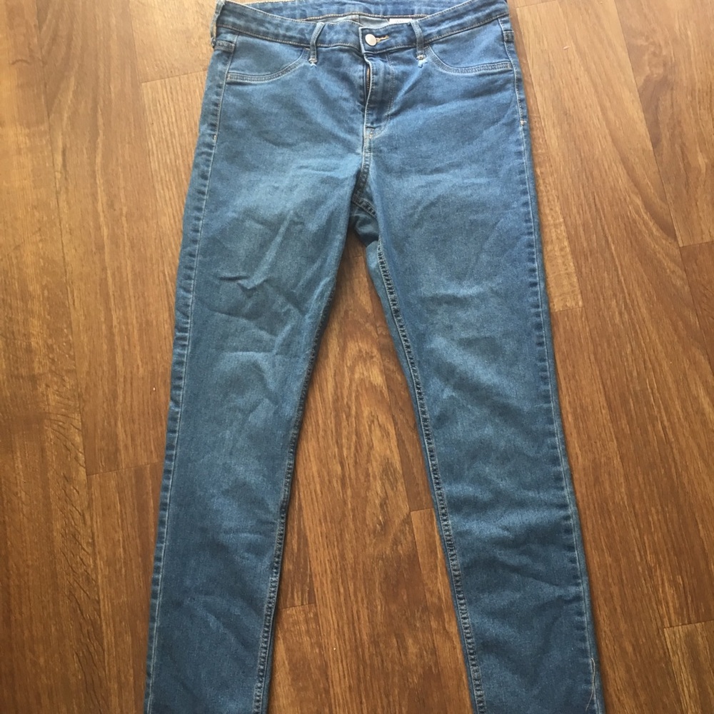 🔥H&M size 32 dark wash